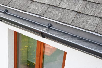 Close-Up of Gutter Cover Fit